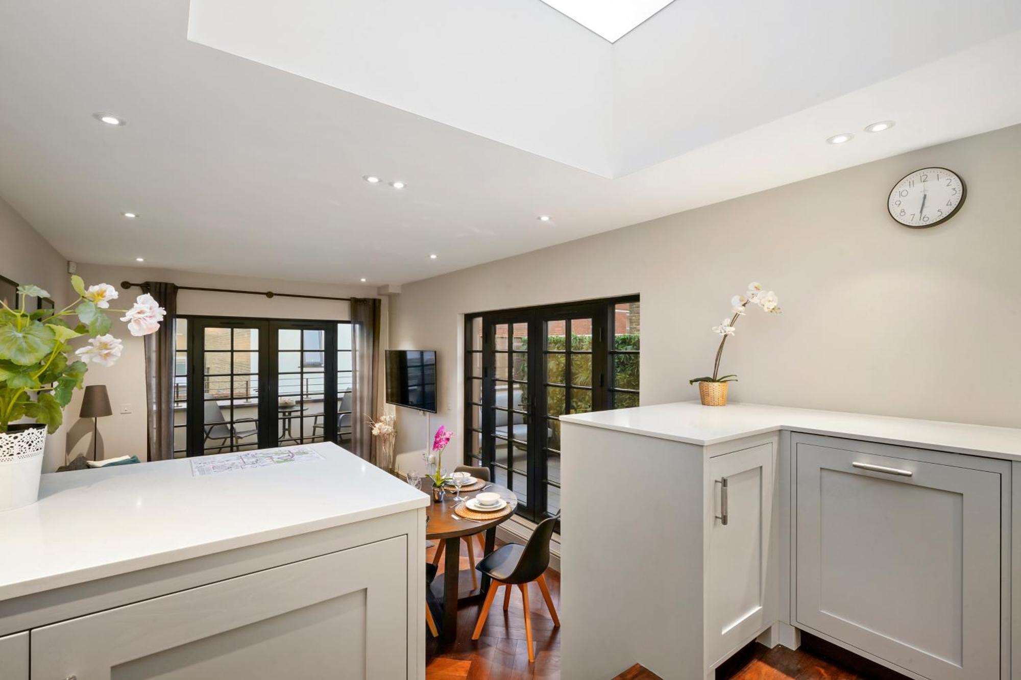 2 Bed Lux Apartments Near Central London Free Wifi By City Stay Aparts London Kültér fotó